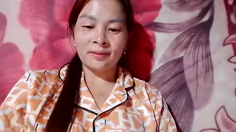 Snapshot of xuxulove00 chatting on 10-04-25, 01:36 xuxulove00 online show from 10-04-25, 01:36