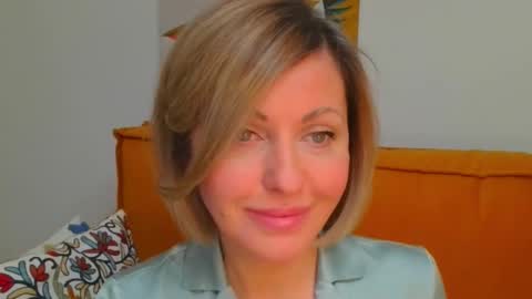 xvaleriax0 online show from 02-01-26, 07:23