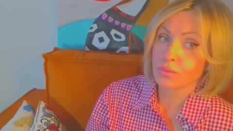 xvaleriax0 online show from 02-25-26, 04:49