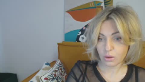 xvaleriax0 online show from 03-01-26, 01:02