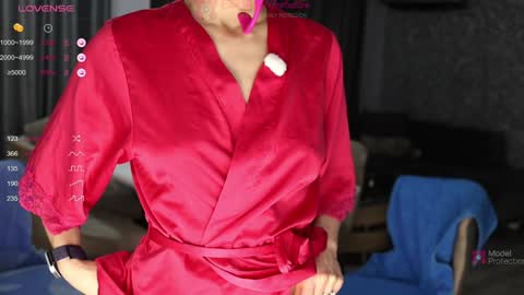 FrancyStepmom and YStepson    INTERESTED IN A GIRL-GIRL COLLABORATION  TEXT ME HERE  or INSTAGRAM online show from 01-12-25, 01:37