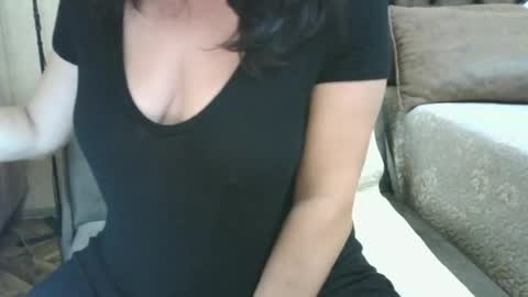 Snapshot of xxalexis chatting on 07-11-26, 07:27 HotMomAlex online show from 07-11-26, 07:27