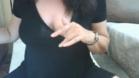Snapshot of xxalexis chatting on 07-19-26, 07:17 HotMomAlex online show from 07-19-26, 07:17