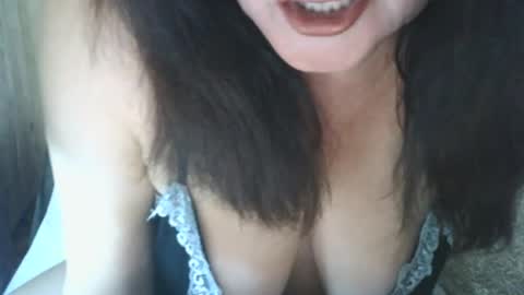 Snapshot of xxalexis chatting on 07-22-26, 07:49 HotMomAlex online show from 07-22-26, 07:49
