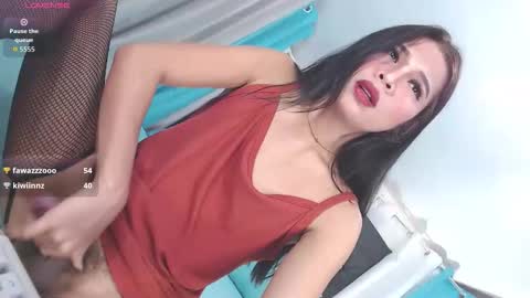 Snapshot of xxasiantscummerxx chatting on 09-25-25, 12:25 Shantal online show from 09-25-25, 12:25
