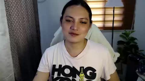 Snapshot of xxjulielovesyouxx chatting on 03-10-25, 03:45 July online show from 03-10-25, 03:45