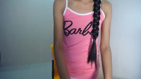 Snapshot of xxkayjeanxx chatting on 11-23-25, 09:31 Aya online show from 11-23-25, 09:31