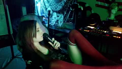 Snapshot of xxlilithmoonxx chatting on 04-28-26, 02:27 Lilith online show from 04-28-26, 02:27