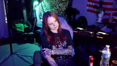 Snapshot of xxlilithmoonxx chatting on 05-15-26, 02:29 Lilith online show from 05-15-26, 02:29
