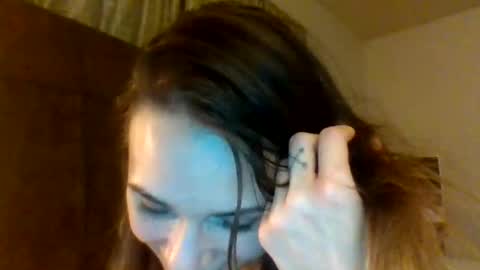 Snapshot of xxlily_monroexx chatting on 11-19-25, 06:35 xxlily_monroexx online show from 11-19-25, 06:35