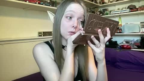 Snapshot of xxloveanastasia chatting on 09-08-25, 05:56 LoveAnastasia online show from 09-08-25, 05:56