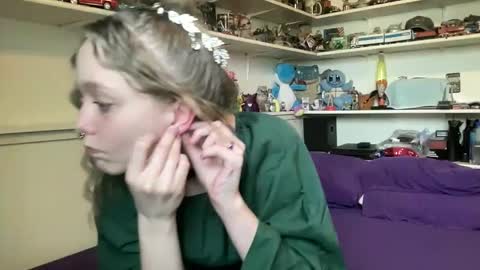 Snapshot of xxloveanastasia chatting on 09-10-25, 05:35 LoveAnastasia online show from 09-10-25, 05:35