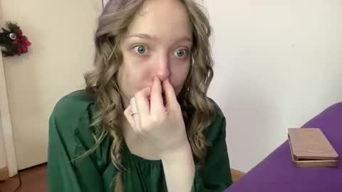 Snapshot of xxloveanastasia chatting on 12-16-25, 05:07 LoveAnastasia online show from 12-16-25, 05:07