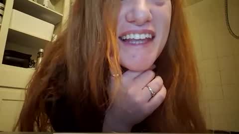 Snapshot of xxmariebliss chatting on 10-30-25, 12:39 xxmariebliss online show from 10-30-25, 12:39