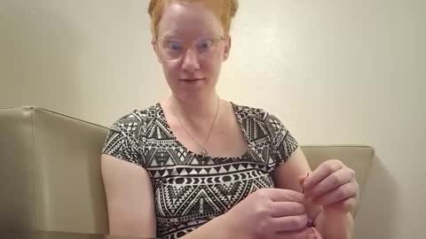 Snapshot of xxmariebliss chatting on 05-18-26, 12:33 xxmariebliss online show from 05-18-26, 12:33