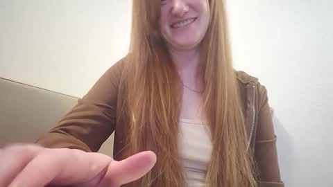 Snapshot of xxmariebliss chatting on 05-20-26, 02:01 xxmariebliss online show from 05-20-26, 02:01