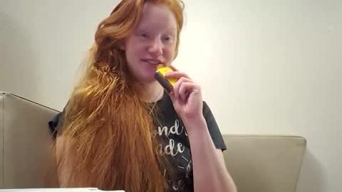 Snapshot of xxmariebliss chatting on 05-30-26, 11:51 xxmariebliss online show from 05-30-26, 11:51
