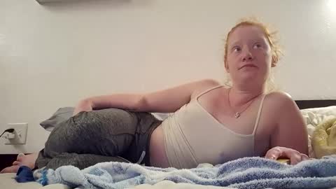 Snapshot of xxmariebliss chatting on 06-07-26, 02:37 xxmariebliss online show from 06-07-26, 02:37