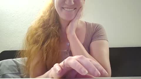 Snapshot of xxmariebliss chatting on 06-08-26, 01:28 xxmariebliss online show from 06-08-26, 01:28