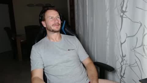 Snapshot of xxmettexx chatting on 11-11-25, 04:29 xxmettexx online show from 11-11-25, 04:29