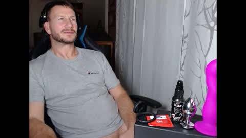 Snapshot of xxmettexx chatting on 11-15-25, 10:48 xxmettexx online show from 11-15-25, 10:48