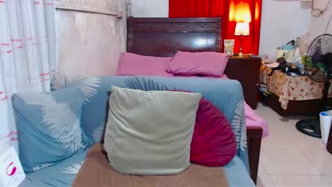 Snapshot of xxmiranda_greyxx chatting on 02-11-25, 12:17 sexyyanna4u online show from 02-11-25, 12:17