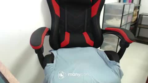 Snapshot of xxmonsterbigcockxx chatting on 12-01-25, 02:05 Kaycee online show from 12-01-25, 02:05