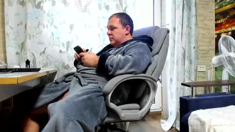 Snapshot of xxrojxx chatting on 01-11-25, 11:23 roki-- -- online show from 01-11-25, 11:23