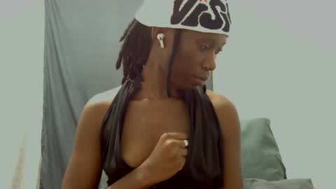 Snapshot of xxsexytalia28 chatting on 02-13-25, 10:00 xxsexytalia28 online show from 02-13-25, 10:00