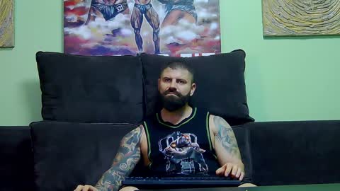 Snapshot of xxtreamleonard chatting on 12-10-24, 02:39 Xtream Leonard online show from 12-10-24, 02:39