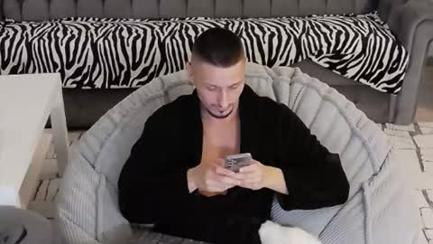 Snapshot of xxx_alejandro chatting on 10-20-25, 05:35 xxx_alejandro online show from 10-20-25, 05:35