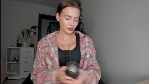 xxx_leila online show from 01-27-25, 08:40