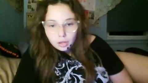 Snapshot of xxxangelcakes chatting on 10-21-25, 04:02 xxxangelcakes online show from 10-21-25, 04:02