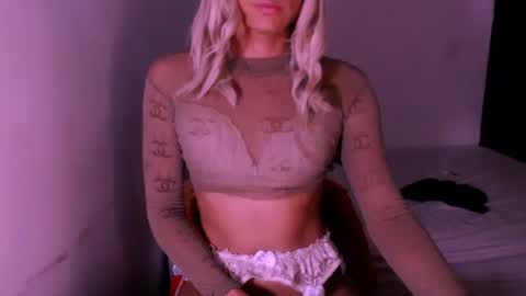 Chiara online show from 12-22-25, 03:47