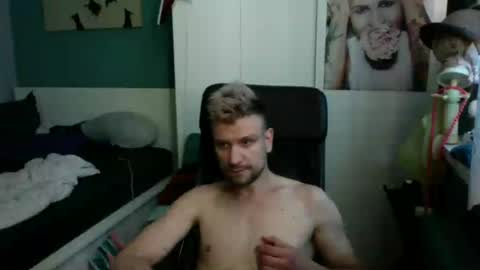 Snapshot of xxxd5 chatting on 06-06-26, 10:53 Jacob online show from 06-06-26, 10:53