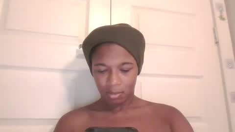 Danielle online show from 11-10-25, 04:39