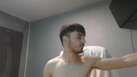 xxxdonpuiuuxxx online show from 02-05-26, 06:45