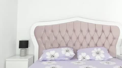 Elvira online show from 10-26-25, 04:18