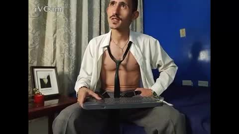 Snapshot of xxxhome_alonexxx chatting on 11-19-25, 08:31 Kev online show from 11-19-25, 08:31