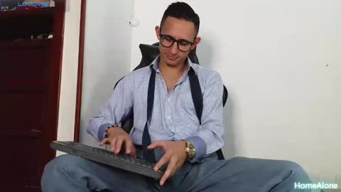 Snapshot of xxxhome_alonexxx chatting on 12-02-25, 07:53 Kev online show from 12-02-25, 07:53