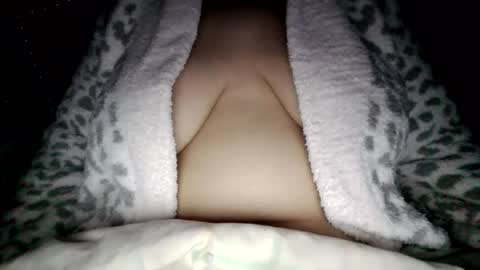 Snapshot of xxxmooui chatting on 04-12-26, 03:33 Elle online show from 04-12-26, 03:33
