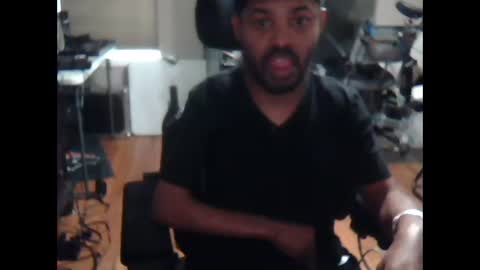 Snapshot of xxxonwheelz chatting on 09-17-25, 09:05 xxxonwheelz online show from 09-17-25, 09:05