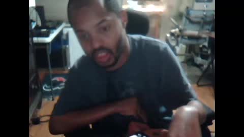 Snapshot of xxxonwheelz chatting on 10-29-25, 04:37 xxxonwheelz online show from 10-29-25, 04:37