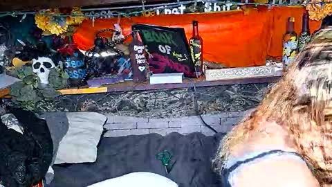 Snapshot of xxxqueenmandydickenz chatting on 11-15-25, 10:04 XXXQueenMandyDickenz online show from 11-15-25, 10:04