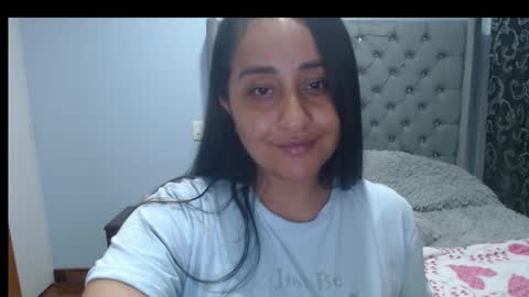 Snapshot of xxxvenus888 chatting on 02-17-25, 03:36 Lunhaa online show from 02-17-25, 03:36