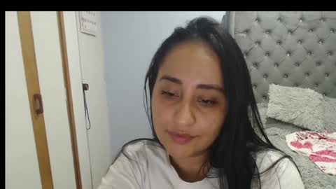 Snapshot of xxxvenus888 chatting on 03-07-25, 02:15 Lunhaa online show from 03-07-25, 02:15