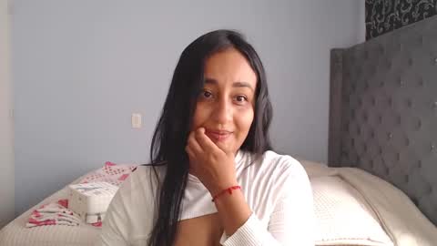 Snapshot of xxxvenus888 chatting on 09-26-25, 02:32 Lunhaa online show from 09-26-25, 02:32