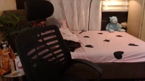 Snapshot of xyourtastyprincess chatting on 02-05-25, 06:46 Angela online show from 02-05-25, 06:46