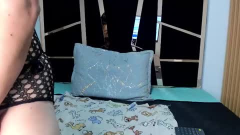 Snapshot of yahaira__ chatting on 11-18-25, 02:54 Yahaira online show from 11-18-25, 02:54