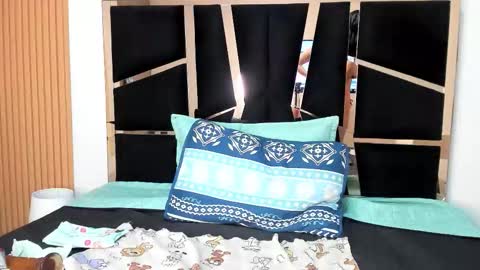 Snapshot of yahaira__ chatting on 11-21-25, 06:17 Yahaira online show from 11-21-25, 06:17